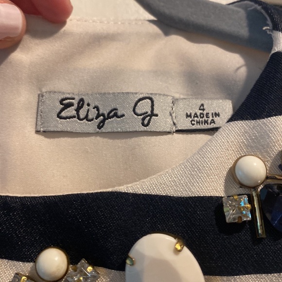 Eliza J sleeveless top - Picture 3 of 6